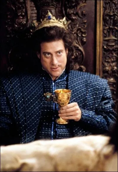 Qu'est-ce qui change de place sur le visage du prince Jean tout au long du film ?