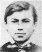 Qui Verlaine appelait-il  son fils adoptif  ?