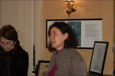 Qui est la prsidente de l'association  Les amis de Verlaine  ?