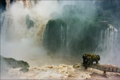 Prvoyez de vous couvrir, vitez les lunettes, et trouvez le verbe !