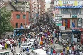 Cette capitale se situe en Asie. Les premiers habitants de cette capitale taient les Newars et leur langue tait le neplbhsa. Sa monnaie est la roupie npalaise. Quelle est-elle ?