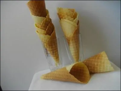 Je vais dguster un (... ... ) de glace au chocolat.