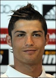 Quel est ce joueur de foot voluant au Real Madrid ?