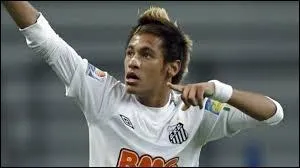 Quel est ce joueur de foot voluant au Santos FC ?