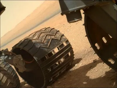 Le robot Curiosity a :