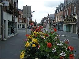 La ville d'Albert ( Somme ) est chef-lieu ...