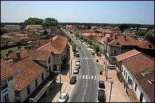 Nous allons en Aquitaine,  Saint-Vincent-de-Tyrosse ( Landes ) o elle est chef-lieu ...