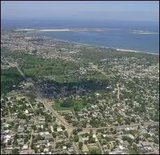 Chaque 15 aot, la fte nationale de la Rpublique du Congo (Le Congo-Brazzaville) clbre l'indpendance obtenue en 1960 face  la :