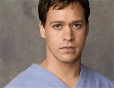 Il s'est inscrit  l'arme, mais il est mort renvers par un bus avant mme d'aller sur le terrain. Qui est-ce ?