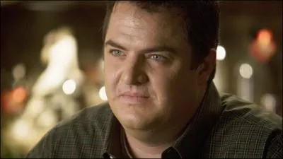 Comment s'appelle le patron du bar o les mdecins de l'hpital ont l'habitude d'aller pour boire un verre ?