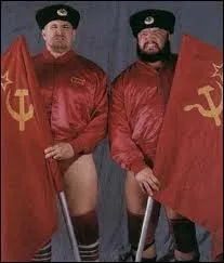 Comment se nommait cette quipe compose de Nikola Volkoff et Boris Zhukov ?