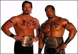 Que signifient les initiales de A. P. A. , cette quipe compose de John Bradshaw et Farooq ?