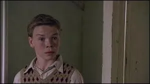 Dans  Le Monde de Narnia : L'Odysse du passeur d'aurore , avec qui Eustache partage-t-il sa chambre ?