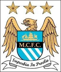 En 2013, Eden Hazard joue  Manchester City.