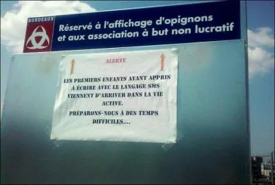 Que veut dire le sigle SMS ?