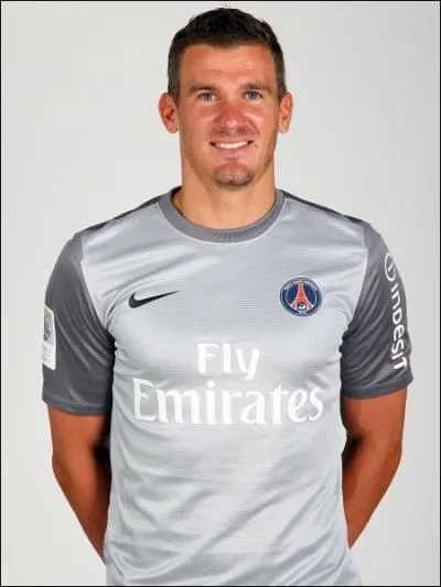 N'oublions pas Nicolas ! Quel numro porte-t-il ?