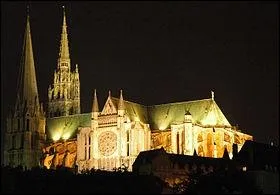 Comment s'appelle la cathdrale de Chartres ?