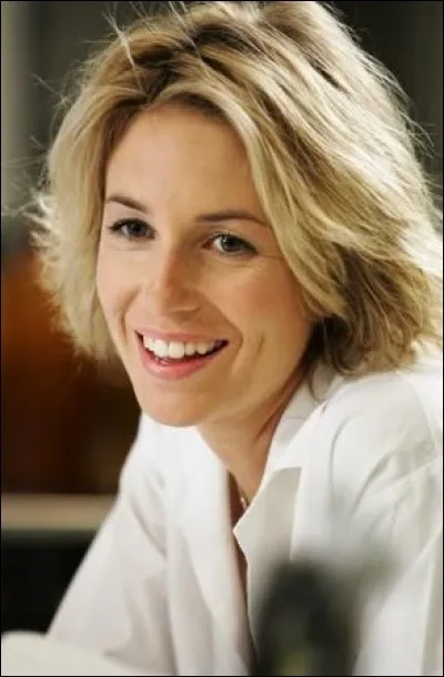 Comment s'appelle la femme du commissaire Moulin dans les saisons 7 et 8 ?