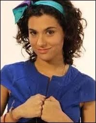 Dans quelle srie joue-t-elle ?