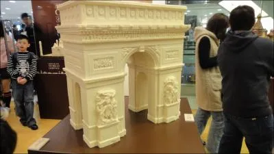 Paris est vraiment incroyable avec ses monuments. Cette sculpture reprsente lequel ?