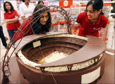 Cette statue d'un stade de football anglais impressionnante reprsente :