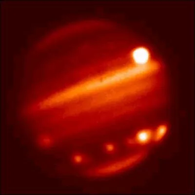 Comment s'appelle la comète qui s'est écrasée sur la planète Jupiter en juillet 1994 ?