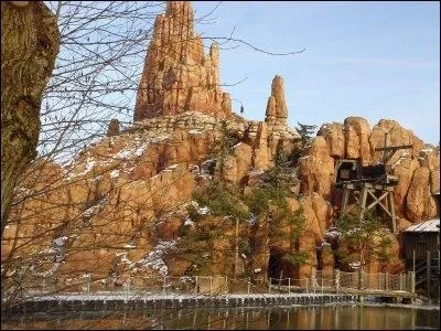 Quel est ce LAND qui passe de la mine  la rivire jusque sous la terre du manoir hant ?