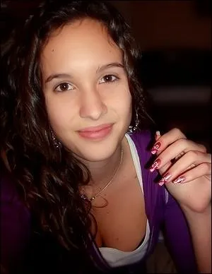 Si vous suivez le nail-art sur Internet, comment s'appelle cette clbre blogueuse ?