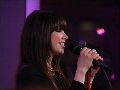 En quelle anne Carly est-elle arrive 3e lors de la cinquime saison de  Canadian Idol  ?