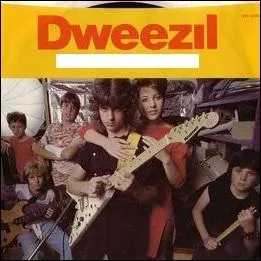 Comment s'appelle ce single sign Dweezil Zappa ?