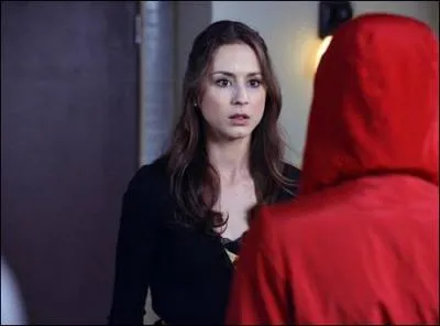 De plus, qui sera celui ou celle qui les commandera à distance et qu'on appelera le "Red Coat" ?