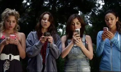 Retour vers la saison 1, qui a été la première à recevoir un message de -A ?