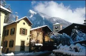 Je vous emmne  Samons ( Haute-Savoie ). Elle est chef-lieu ...