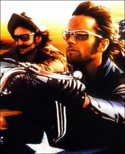 Dennis Hopper revient en 1969 en ralisant (et aussi en jouant dans)  Easy Rider , aprs avoir t blacklist pendant quelques annes  Hollywood. Mais o est-il sur l'affiche ?