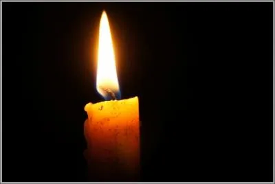 Elle est associe  des tas d'vnements, dont, principalement, l'anniversaire. Qui est-ce ?