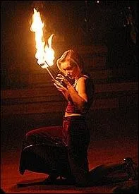 Maintenant, on en fait d'lectriques, mais c'est moins sympa. Un des plus vieux moyens d'clairage, constitu, au dpart, d'une simple branche enflamme  l'extrmit. Quel est son nom ?