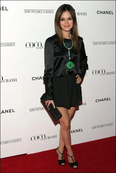 On la connaissait pour son rle dans Newport Beach :