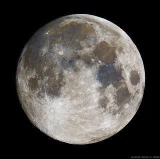 Trouvez l'intrus parmi ces noms de mers lunaires... .