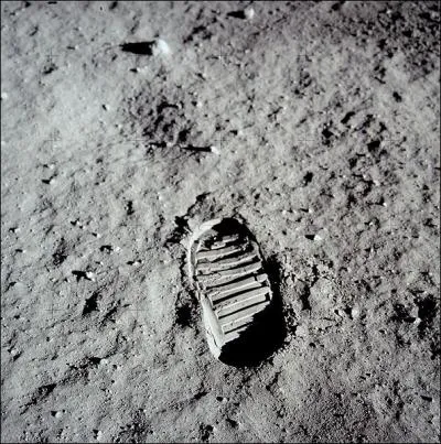 Neil Armstrong fut le premier homme a avoir pos le pied sur la lune, oui mais quel jour de 1969 ?