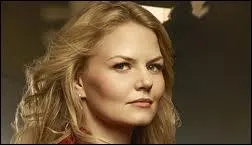  quel ge Emma rejoint-elle la ville ?