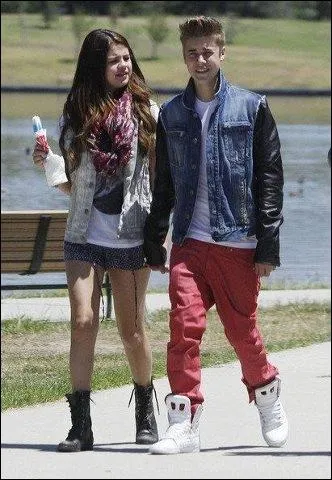 Comment s'appelle le couple qu'il formait avec Selena Gomez ?