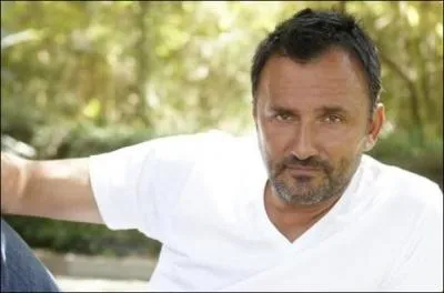 Petit coucou  nos amis belges avec cette actrice qui a commenc par l'animation  la tlvision puis nous a dclar :  L'amour c'est mieux  deux  :