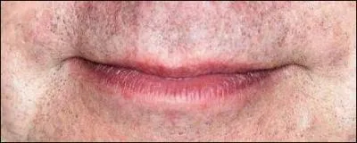  qui appartient cette bouche ?