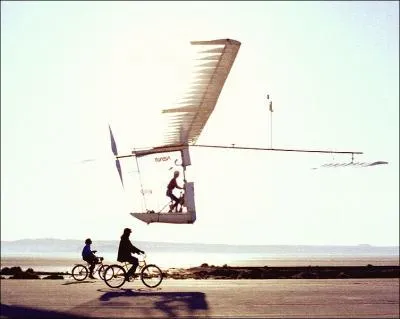 C'tait soi-disant impossible. Et pourtant, avec quel type d'avion Brian Allen a travers la Manche en 1979 ?