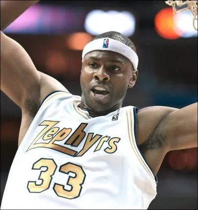 Qui est ce joueur des Bobcats ?