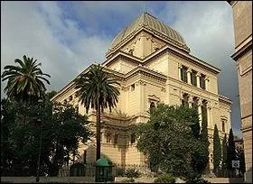 Le 13 avril, Jean-Paul II, grand dfenseur de la paix entre les religions, effectue une visite indite et hautement symbolique. O s'est-il rendu ?