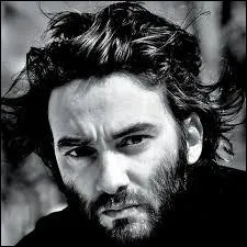 La salle de sport sur des machines. Faut s'essouffler, faut s'entraner ! Faut marcher...