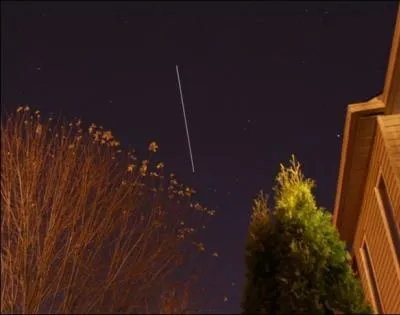 Avec quel instrument peut-on voir, la nuit, la Station spatiale internationale ?