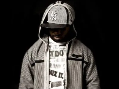 ''Mon public sont des gens intelligents 
Souvent méchants 
Riches de problèmes sans argent''