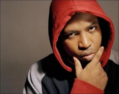 ''Un appel anonyme destiné qu'à induire 
Un journaliste à l'erreur, mais l'horreur a su m'accueillir''